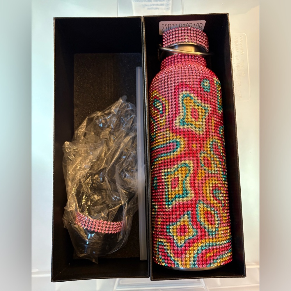 🌈🌈 TOMO Groovy Swirl Water Bottle🌈🌈